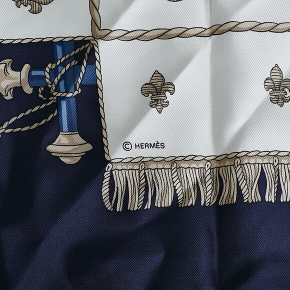 Authentic Hermes Carré Vue du Carosse de la Galère La Réale Silk Scarf - Picture 4 of 5